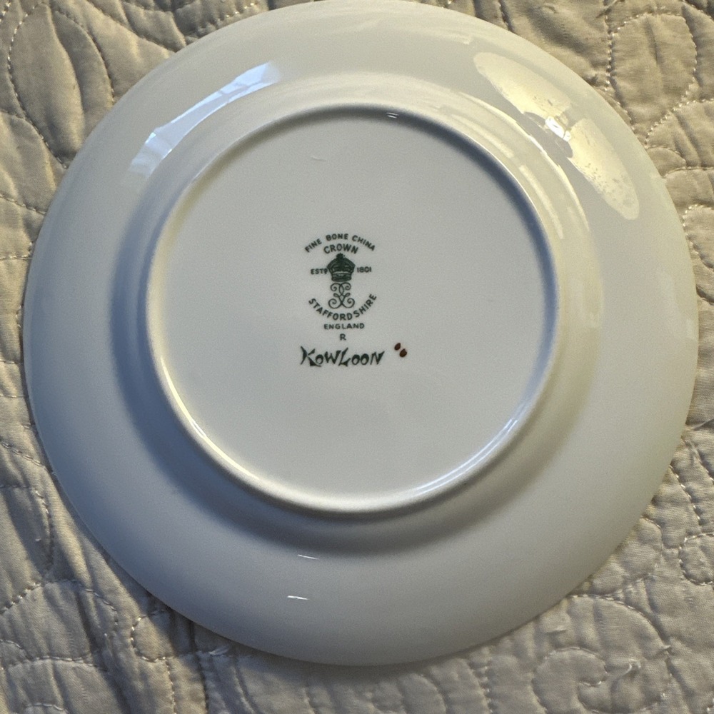 Crown Staffordshire Kowloon Fine Bone China England Bread Butter Plate 6.25" - Picture 2 of 2